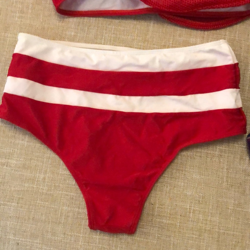 Bikini - Picture 5 of 7